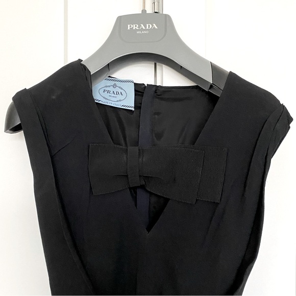 PRADA black dress. Sleeveless, v-neck with ribbon across and vela belt - Picture 1 of 7